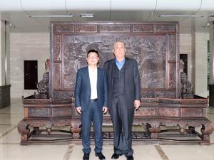 携手共赢！河南矿山党委书记崔培军与德胜集团董事长周平进行洽谈